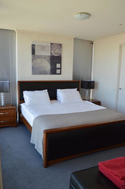 3BR Apartment At Victoria Tower Southbank - Accommodation Search 7