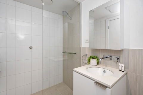 Complete Host Tiara Apartments - Accommodation Search 33