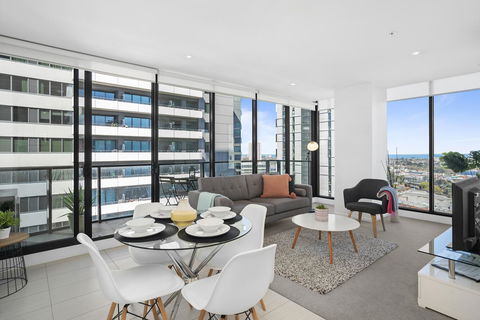 Complete Host Tiara Apartments - Accommodation Search 17