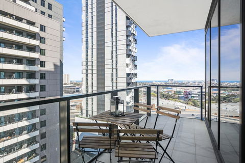 Complete Host Tiara Apartments - Accommodation Search 11