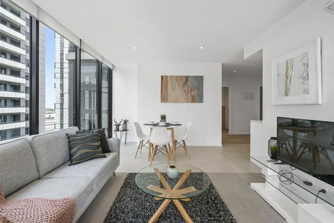 Complete Host Tiara Apartments - Accommodation Search 41