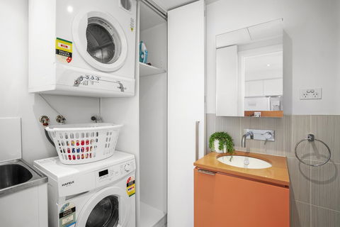 Complete Host Tiara Apartments - Accommodation Search 8