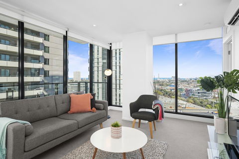 Complete Host Tiara Apartments - Accommodation Search 16