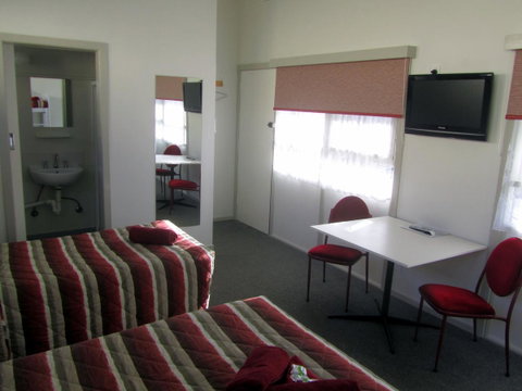 The Highlander Motel - 24HR Check In - Accommodation Search 27