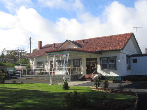 The Highlander Motel - 24HR Check In - Accommodation Search 9