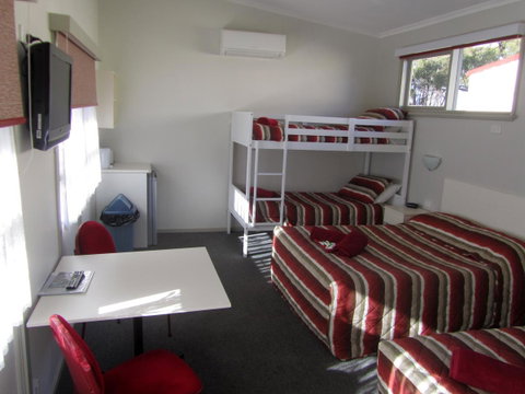 The Highlander Motel - 24HR Check In - Accommodation Search 22