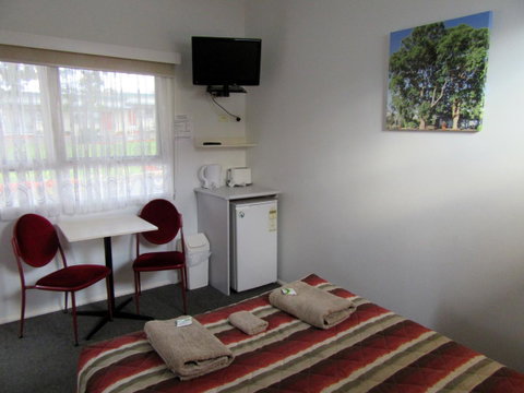 The Highlander Motel - 24HR Check In - Accommodation Search 12