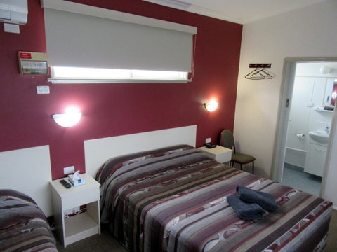 The Highlander Motel - 24HR Check In - Accommodation Search 2
