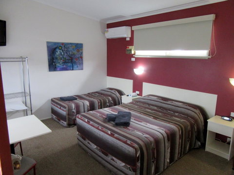 The Highlander Motel - 24HR Check In - Accommodation Search 3