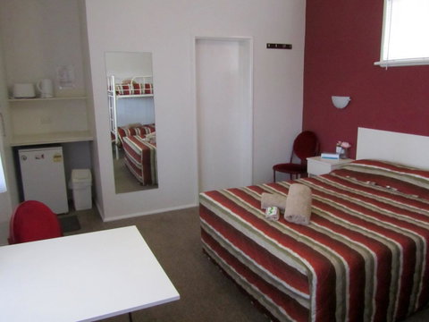 The Highlander Motel - 24HR Check In - Accommodation Search 15