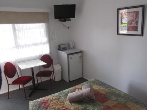 The Highlander Motel - 24HR Check In - Accommodation Search 11