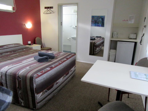 The Highlander Motel - 24HR Check In - Accommodation Search 1
