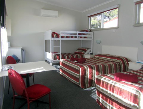 The Highlander Motel - 24HR Check In - Accommodation Search 18