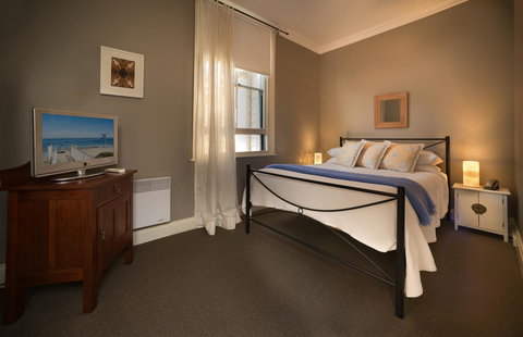 Athelstane House - Accommodation Search 15