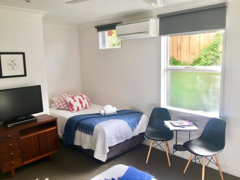 Athelstane House - Accommodation Search 7