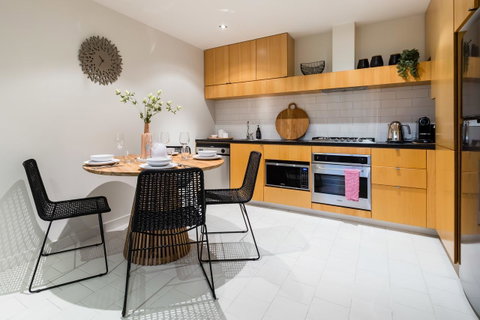Auguste, Melbourne CBD Private Accommodation With Parking - Accommodation Search 9