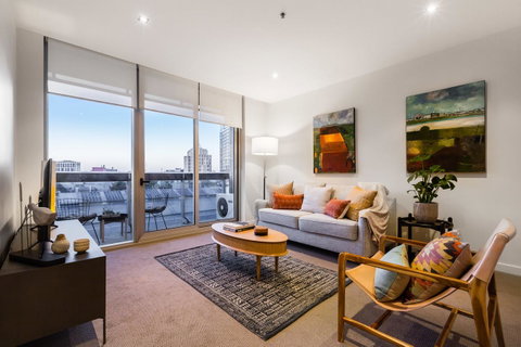 Auguste, Melbourne CBD Private Accommodation With Parking - Accommodation Search 2