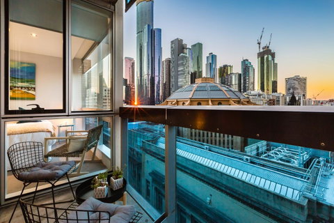 Auguste, Melbourne CBD Private Accommodation With Parking - Accommodation Search 1