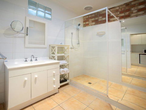 Sorrento Beach Motel - Accommodation Search 20