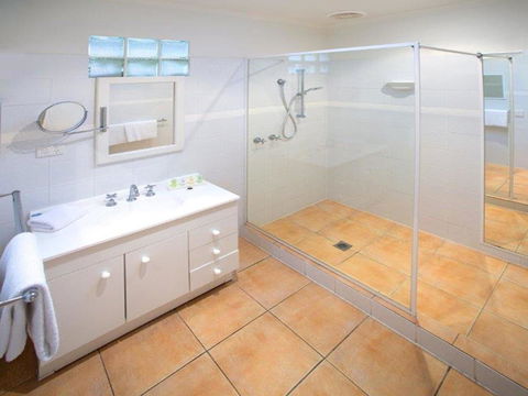 Sorrento Beach Motel - Accommodation Search 18