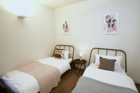 [Modern/Spacious]2BDR CBD FREE Carpark, FREE Wifi - Accommodation Search 3