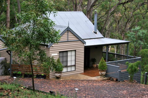 Tangenong Cottages - Accommodation Search 0