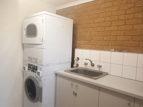 Tropicana Motor Inn - Accommodation Search 28