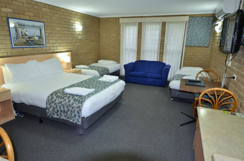 Tropicana Motor Inn - Accommodation Search 9