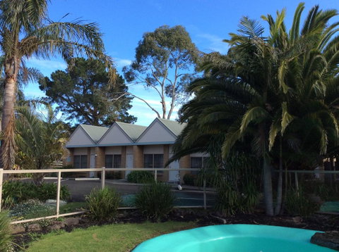Tropicana Motor Inn - Accommodation Search 36