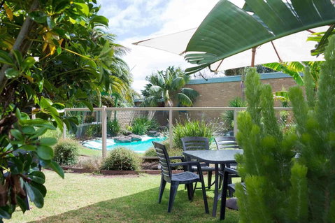 Tropicana Motor Inn - Accommodation Search 44