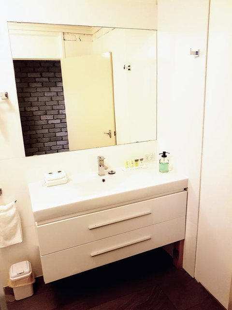 Tropicana Motor Inn - Accommodation Search 24