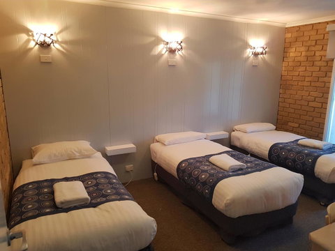 Tropicana Motor Inn - Accommodation Search 34