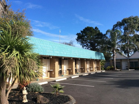 Tropicana Motor Inn - Accommodation Search 38