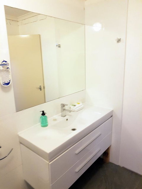 Tropicana Motor Inn - Accommodation Search 31