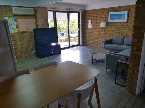 Tropicana Motor Inn - Accommodation Search 33