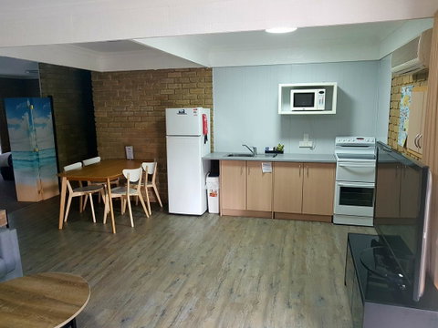 Tropicana Motor Inn - Accommodation Search 32