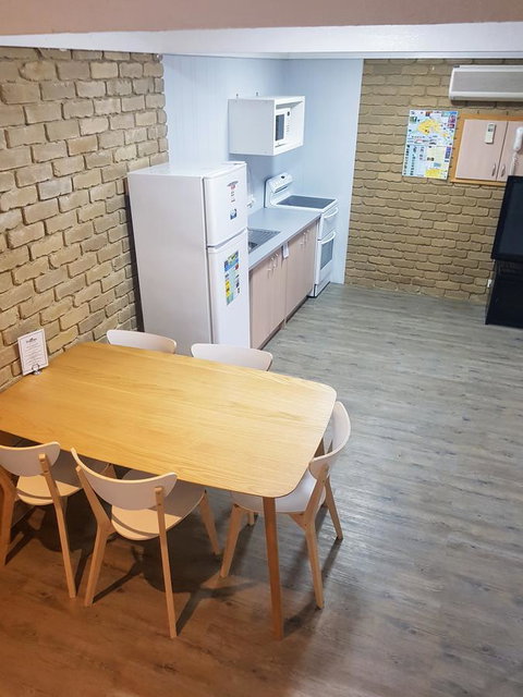 Tropicana Motor Inn - Accommodation Search 27