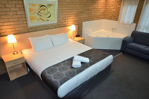 Tropicana Motor Inn - Accommodation Search 5