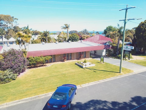 Tropicana Motor Inn - Accommodation Search 17