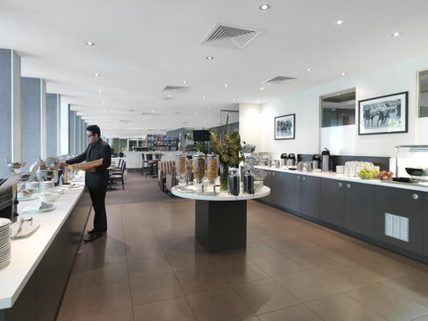 Oaks Melbourne On Collins Suites - Accommodation Search 8