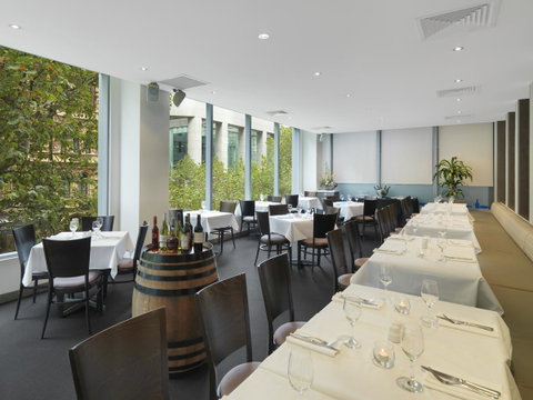 Oaks Melbourne On Collins Suites - Accommodation Search 11