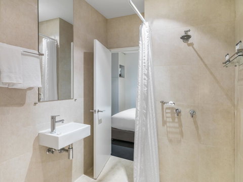 Oaks Melbourne On Collins Suites - Accommodation Search 16