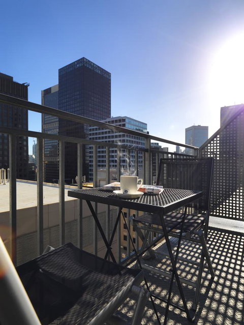 Oaks Melbourne On Collins Suites - Accommodation Search 17