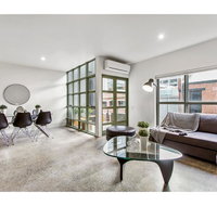 Sophisticated modern 3 bed home in foodie paradise - Accommodation Search