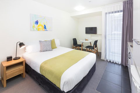 City Edge North Melbourne Apartment Hotel - Accommodation Search 1