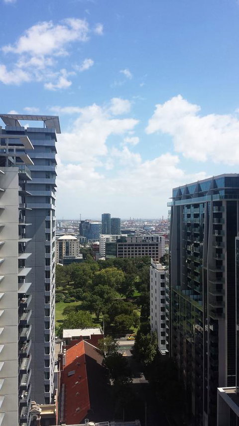 City Tempo - Queen St - Accommodation Search 24