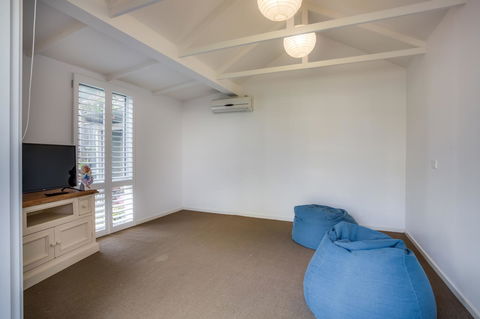 Cute Cottage On Cain - Beach At End Of Street - Accommodation Search 15