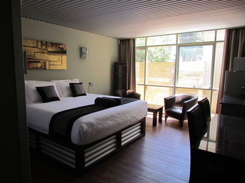 The Olive Tree Motel - Accommodation Search 15