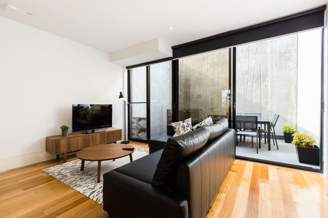 RenÃ©e - Beyond A Room Private Apartments - Accommodation Search 10