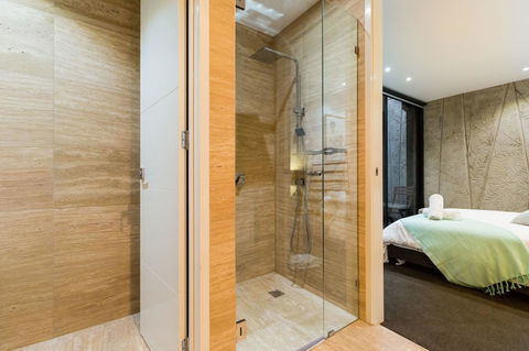 RenÃ©e - Beyond A Room Private Apartments - Accommodation Search 8